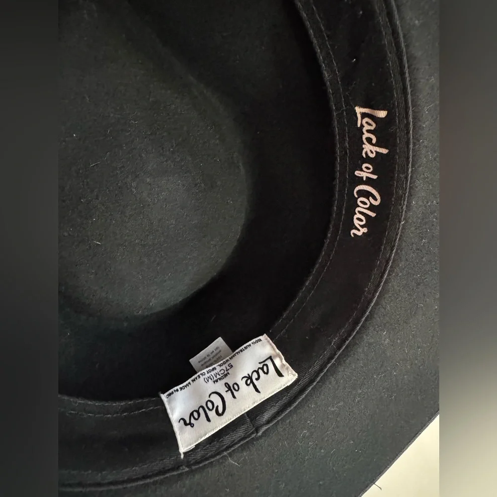 The Melodic Fedora in Black
Lack of Color
In great condition
Size adult medium - Picture 5 of 7